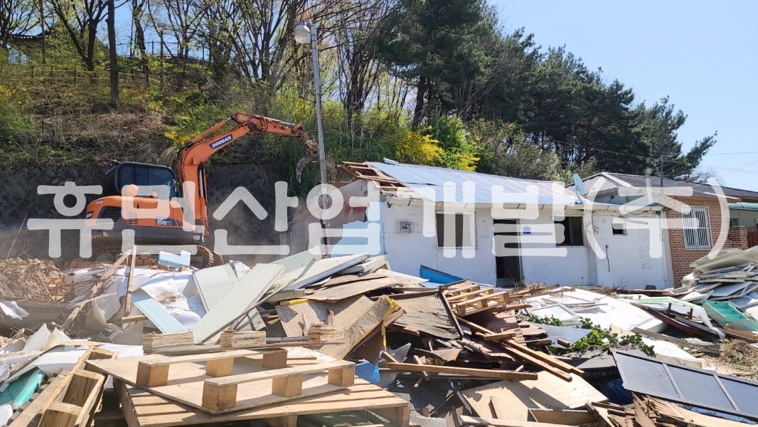 3남산지구 사회적임대주택 조성사업 가옥철거공사.jpg