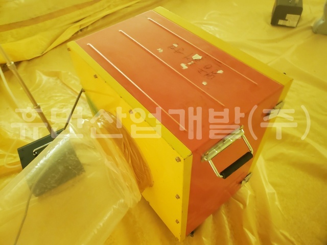 5깨끗한나라 청주공장 경비실 및 옹벽 철거공사.jpg