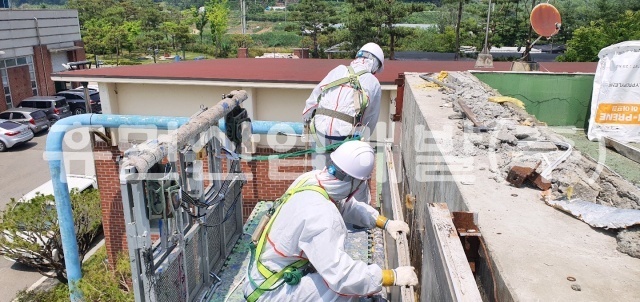 5병천하수처리장 1단계 탈수동 외벽 석면해체 및 철거.jpg