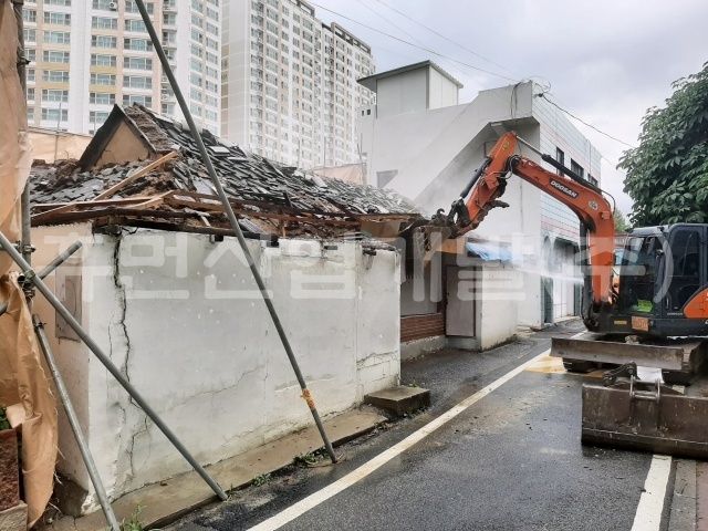 8용곡동 244-5번지 건물철물공사.jpg