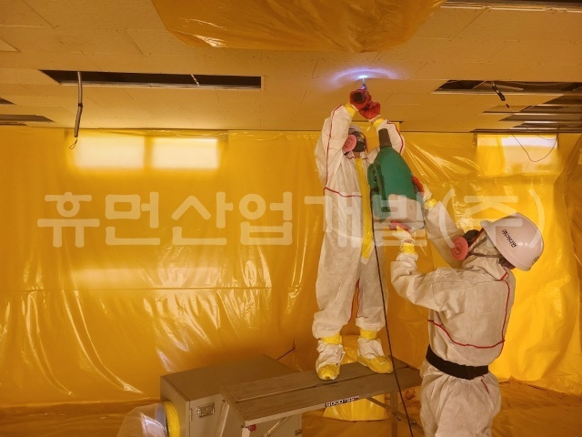 6천안월봉고등학교 컴퓨터실 석면텍스 철거공사.jpg